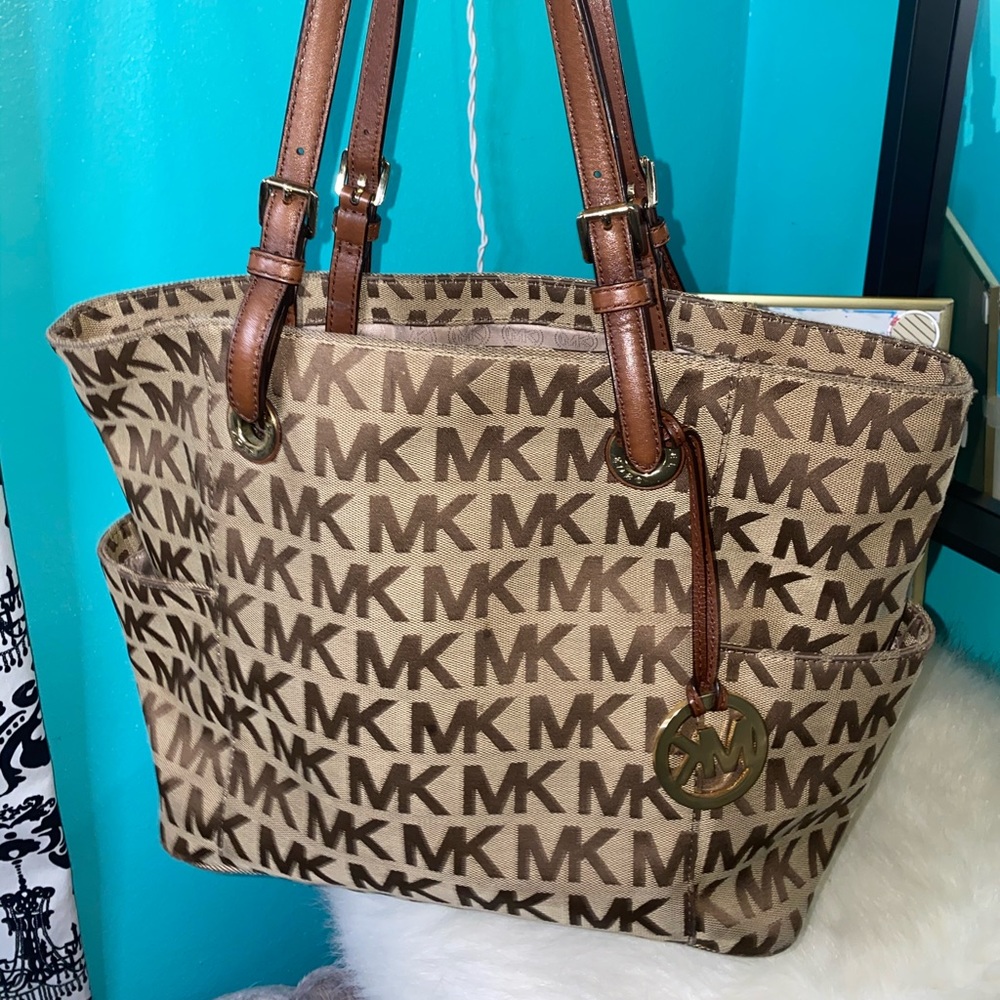 Micheal Kors shoulder bag
